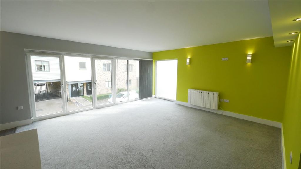 Property photo 2 of 5 Open-Plan Lounge/Kitchen