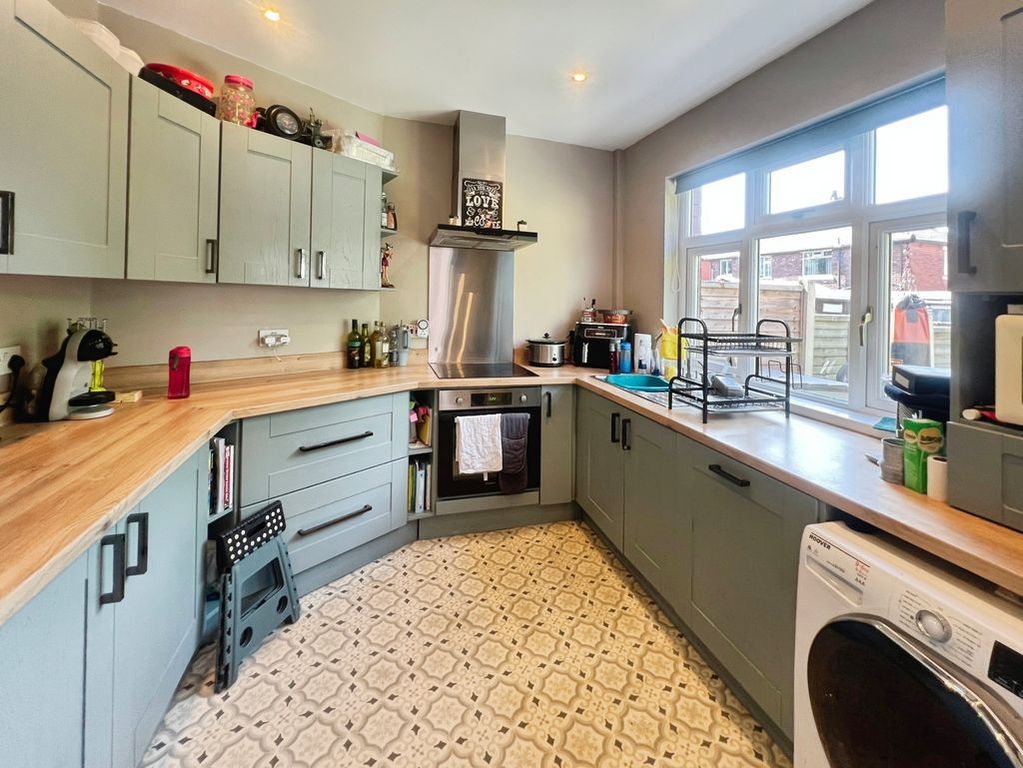 Property photo 2 of 12 Kitchen