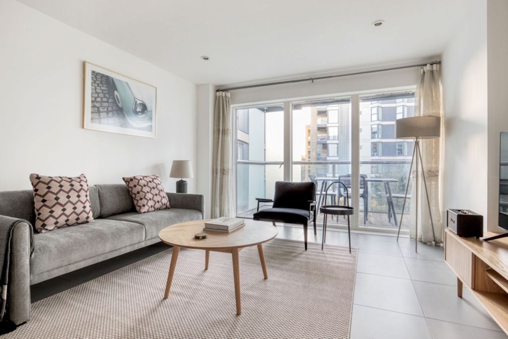 Property photo 1 of 18 Dance Square