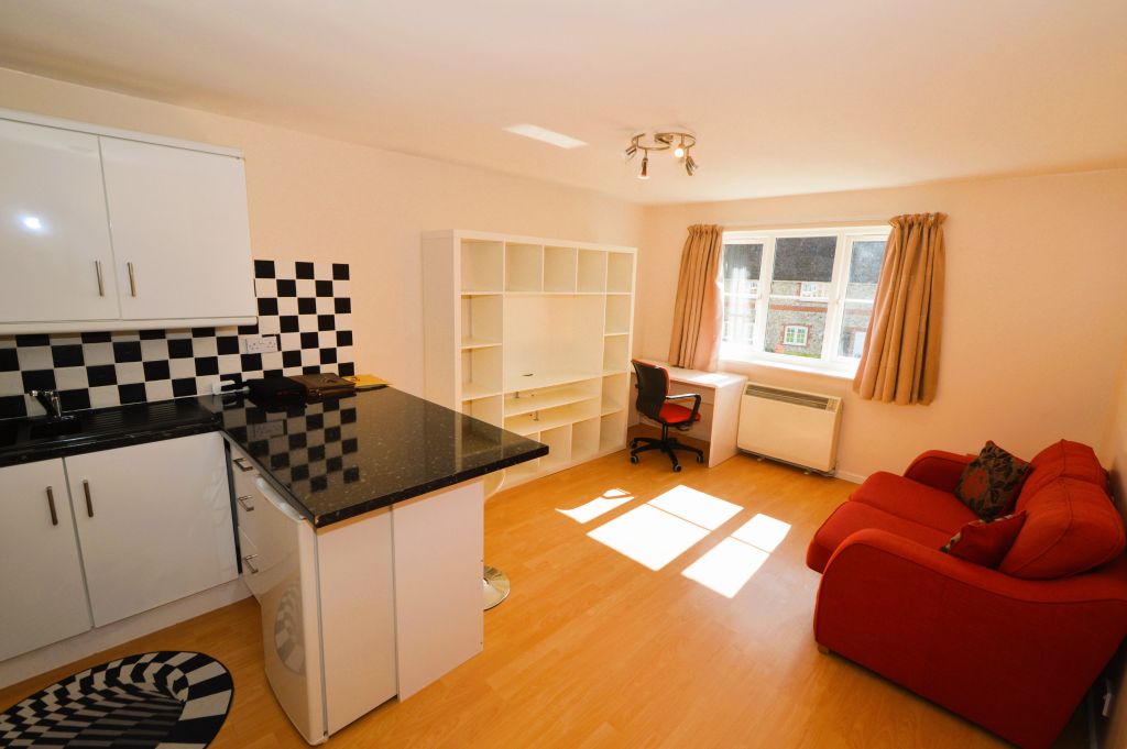 Property photo 2 of 11 Living Room