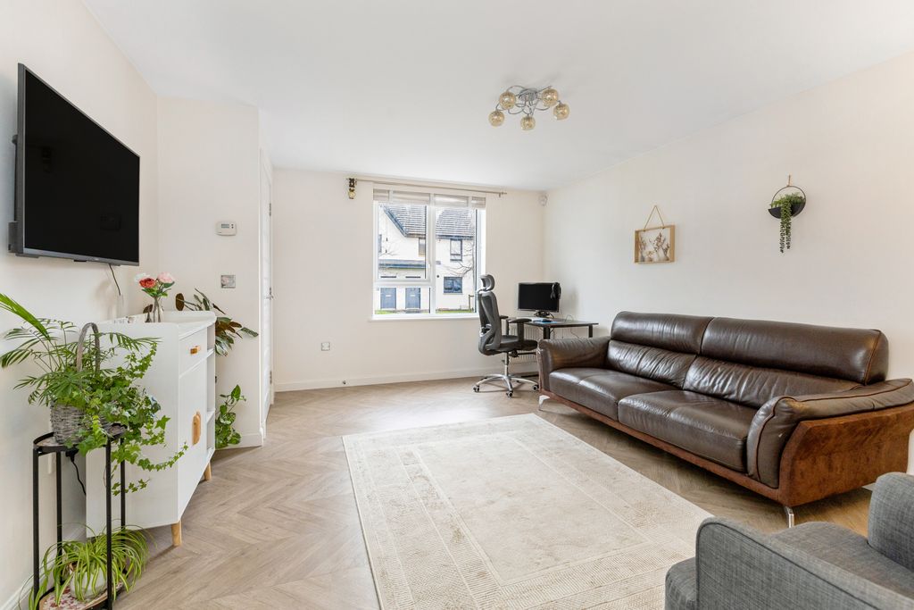 Property photo 2 of 17 Property Image 2