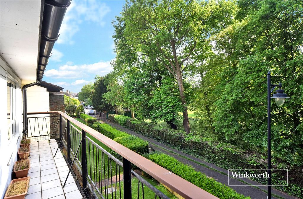 Property photo 1 of 23 Picture No. 04