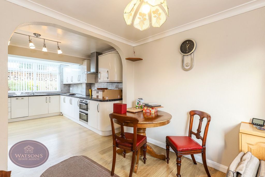 Property photo 2 of 25
