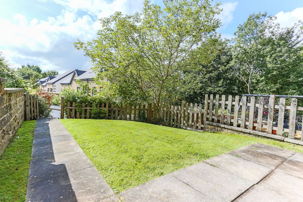 Property photo 2 of 20