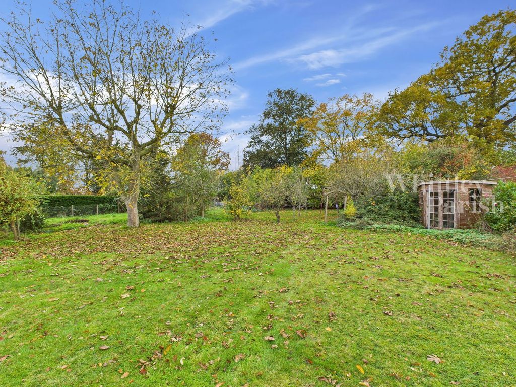 Property photo 2 of 25