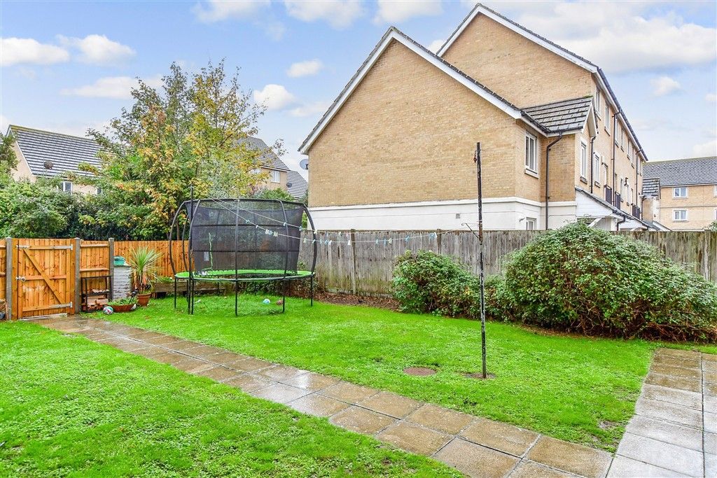 Property photo 3 of 11 Communal Gardens