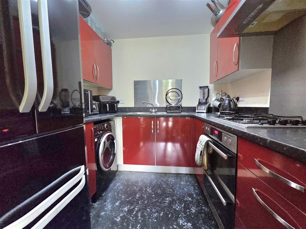 Property photo 3 of 13