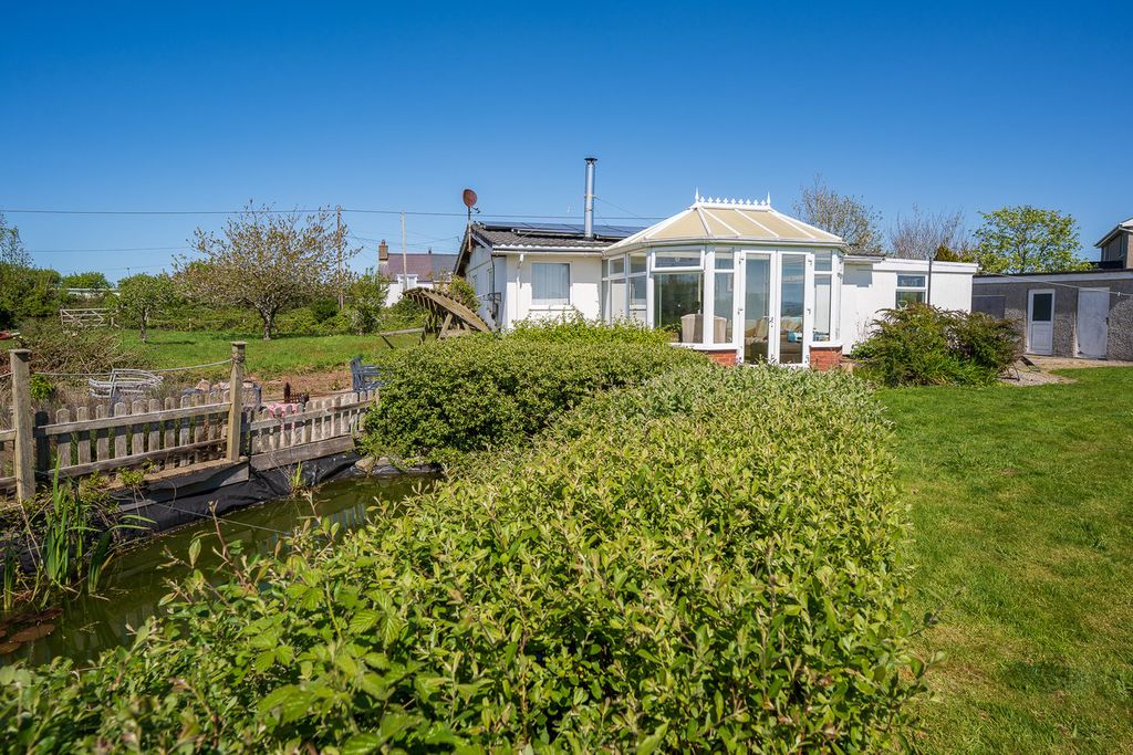 Property photo 1 of 40