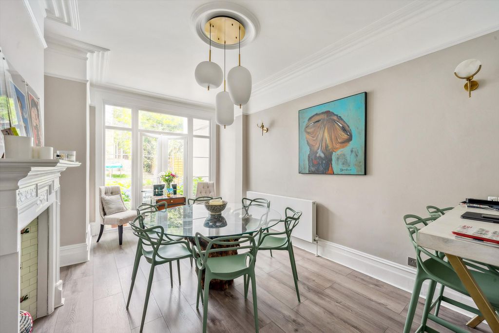 Property photo 2 of 16 Image