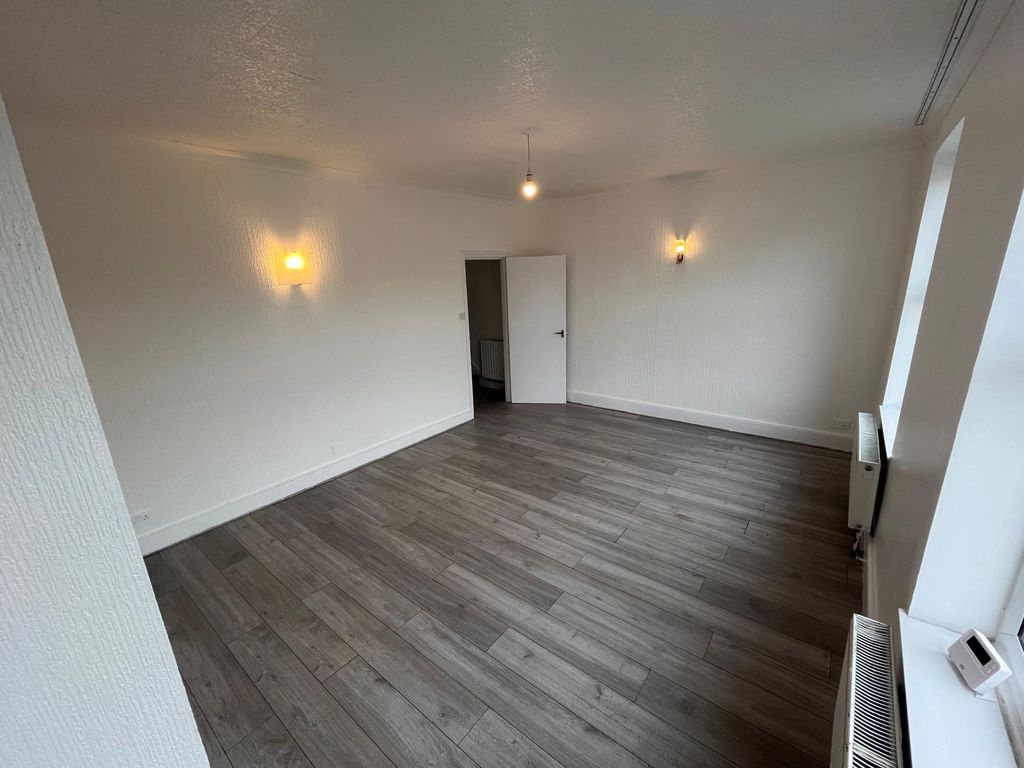 Property photo 2 of 13 Photo 1