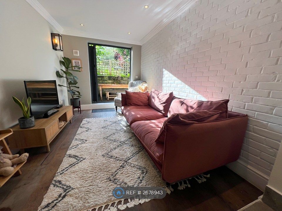 Property photo 2 of 7 Living Room