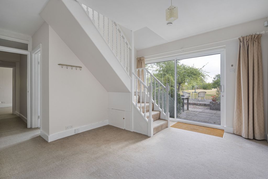 Property photo 3 of 32