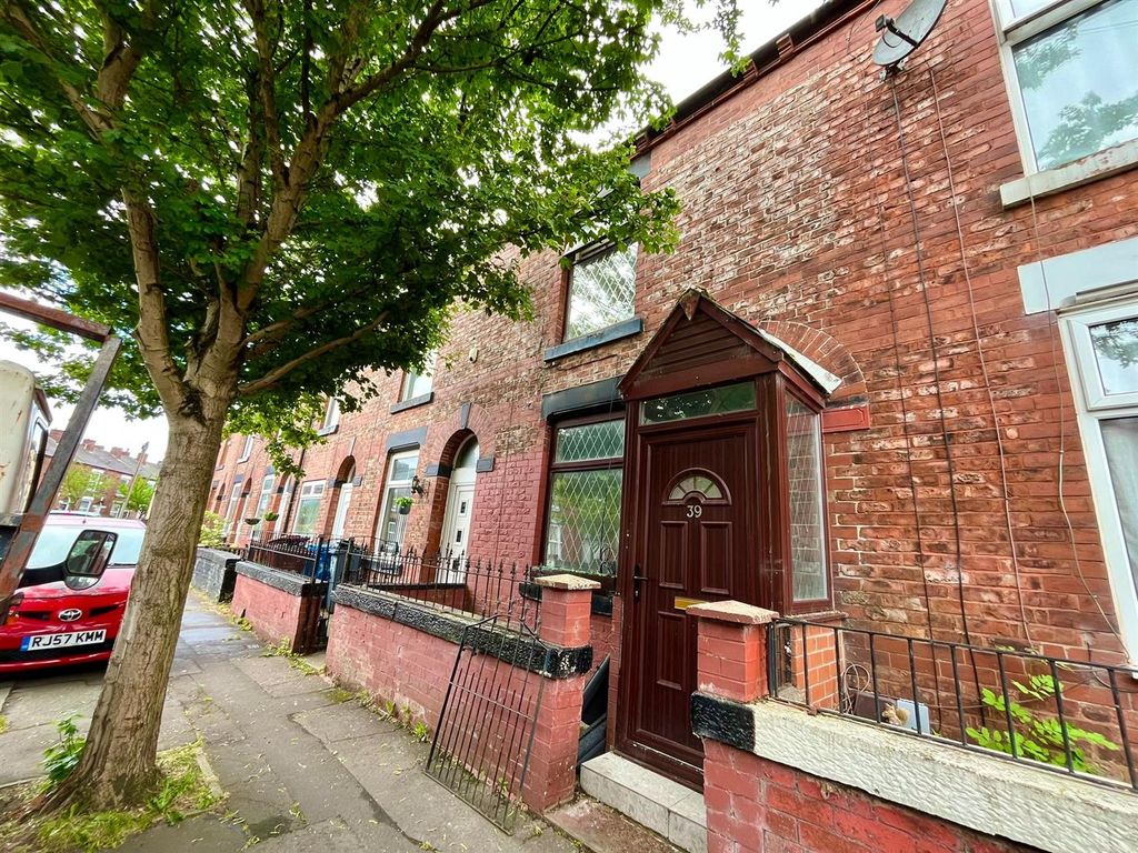 Property photo 1 of 12