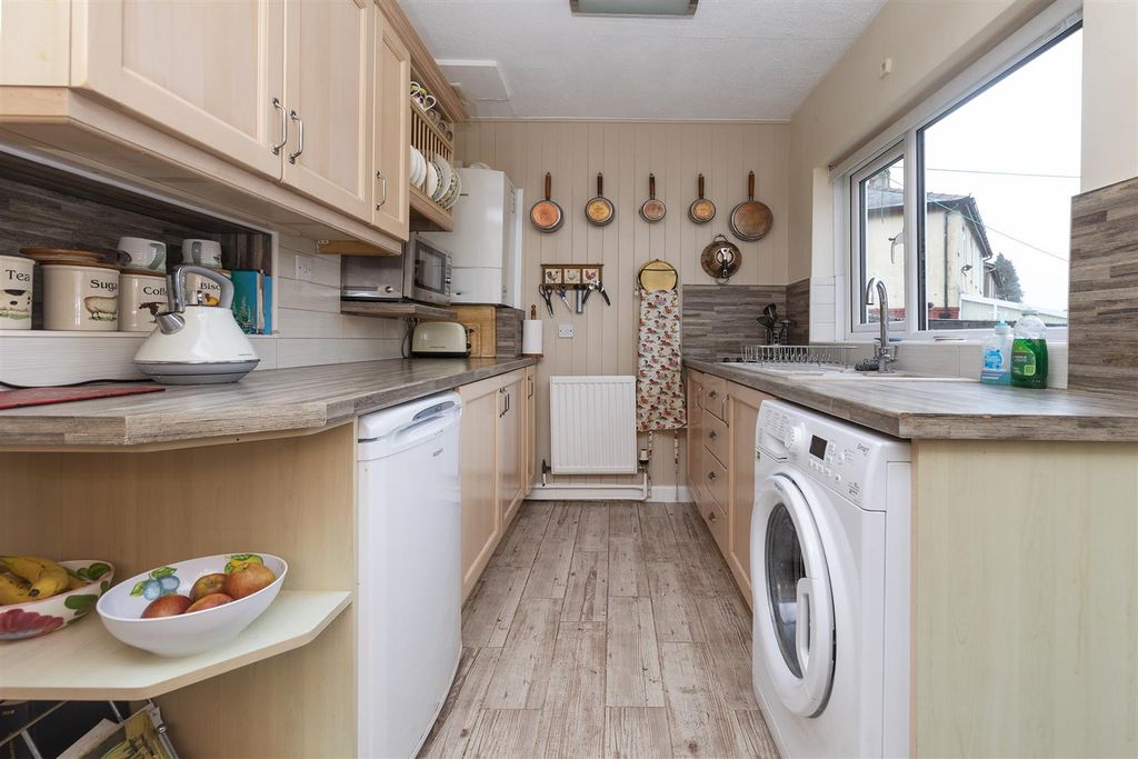 Property photo 2 of 26 Kitchen