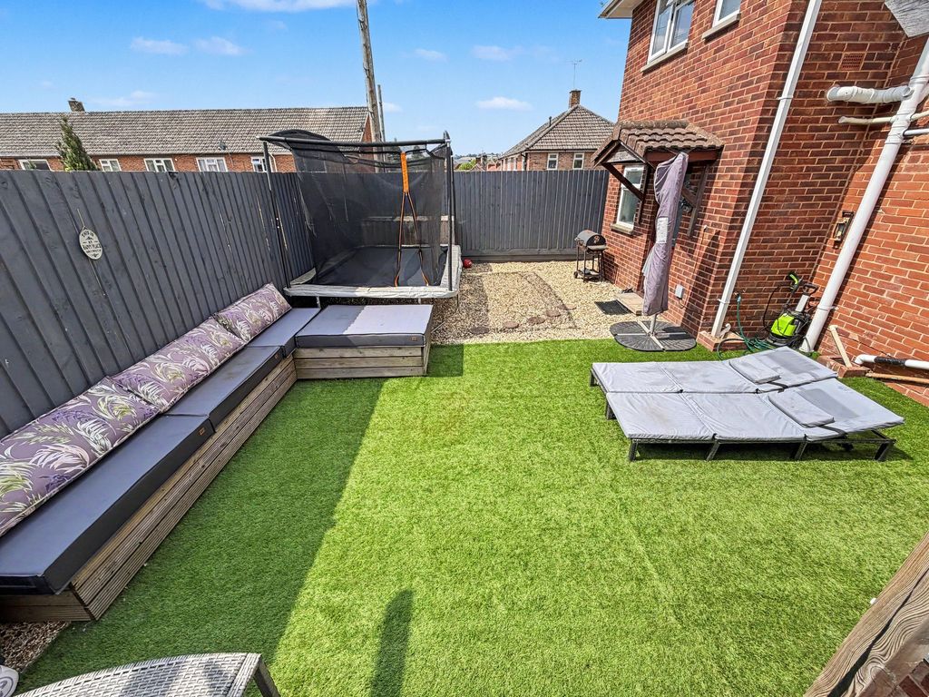 Property photo 2 of 23