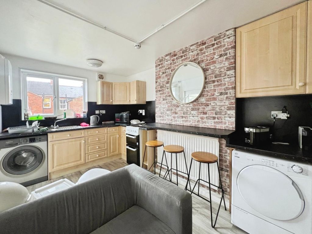 Property photo 2 of 11 Kitchen.Jpg
