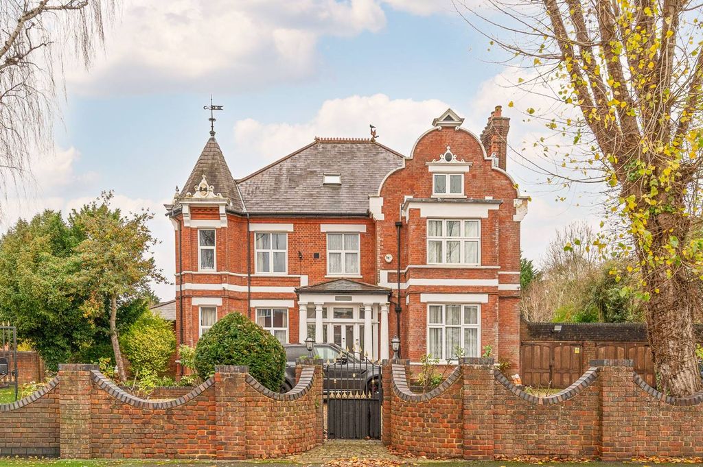 Property photo 2 of 10