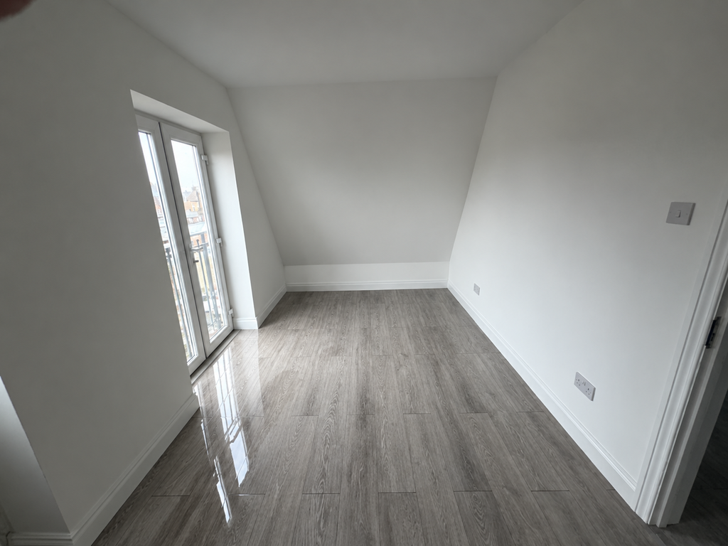 Property photo 3 of 6 Master Bedroom