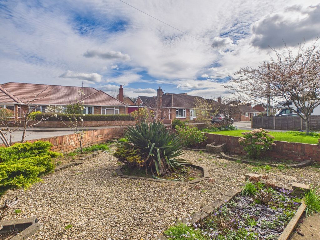 Property photo 2 of 10 Front Garden