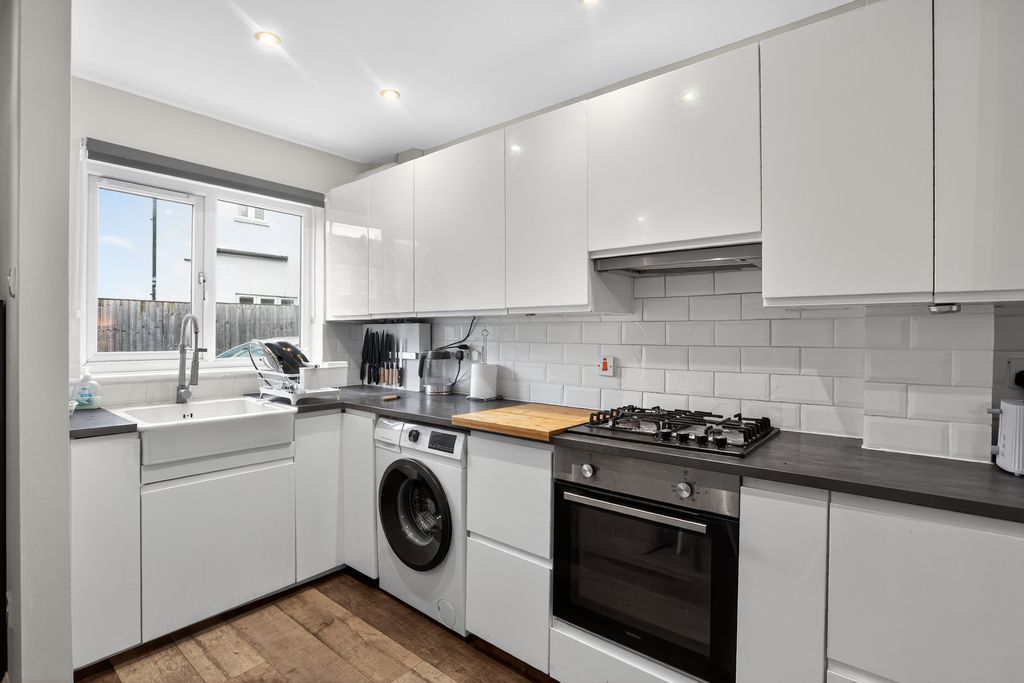 Property photo 2 of 20 Kitchen