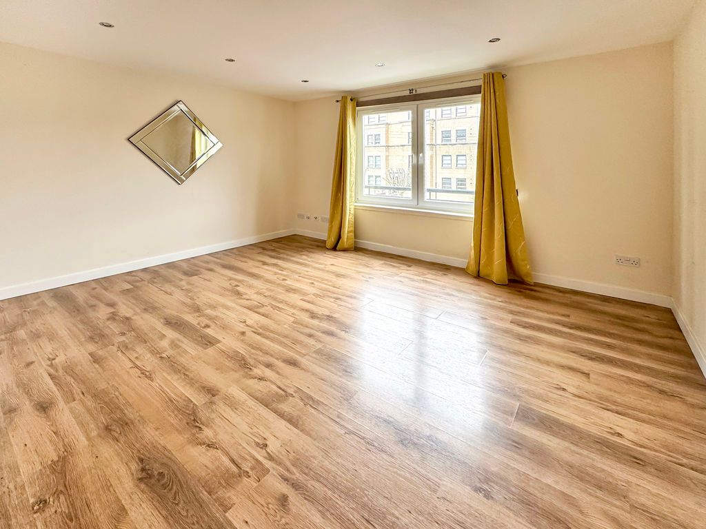 Property photo 2 of 10 Photo 2