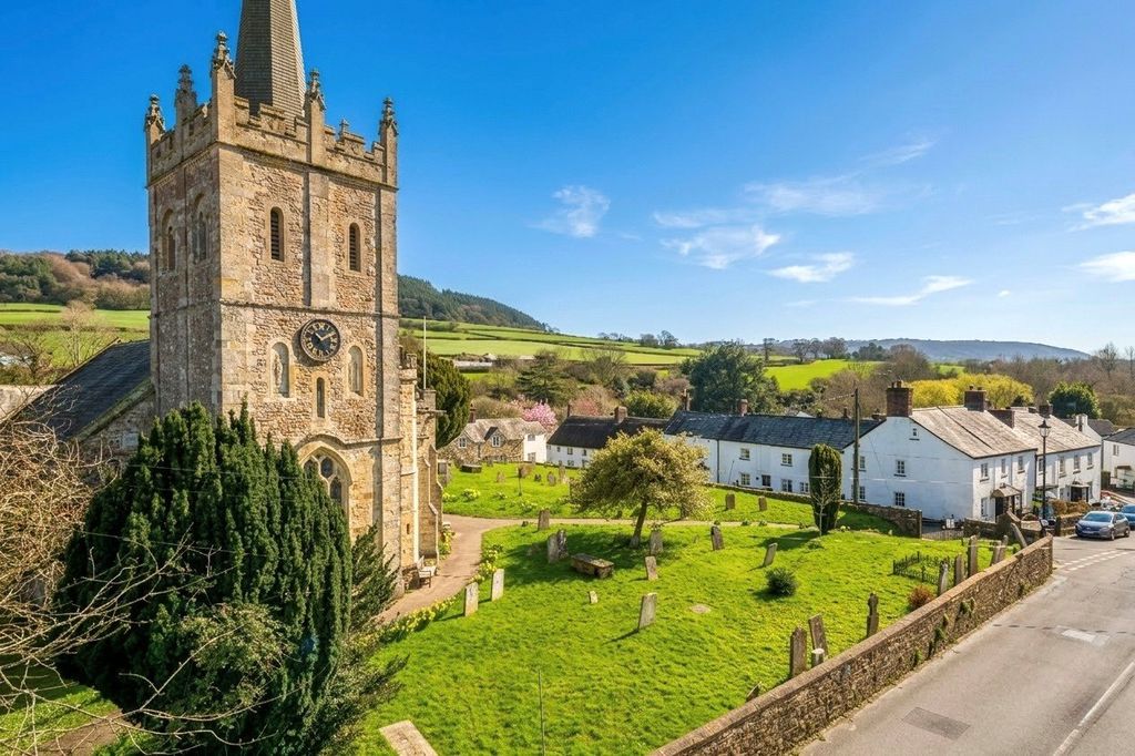 Property photo 2 of 26 Picture No. 33