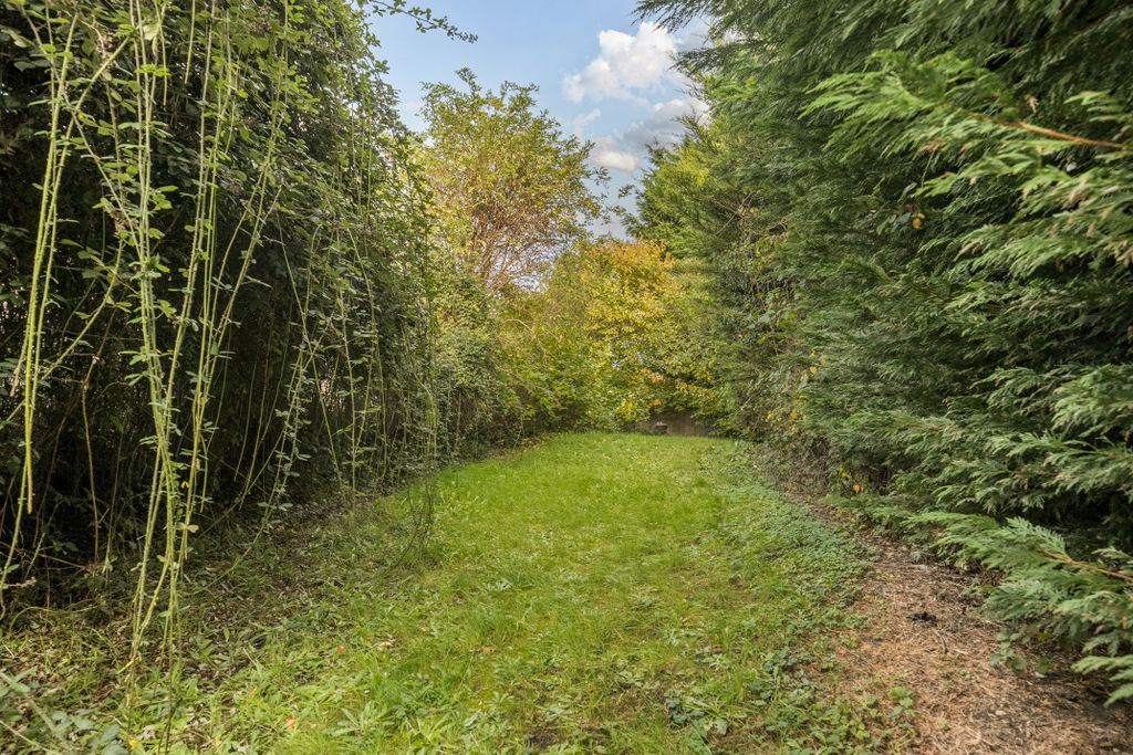 Property photo 2 of 14 13716061468Ff86286Bd2c