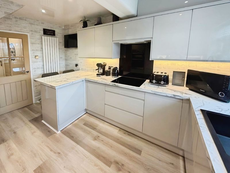 Property photo 2 of 15 Photo 8