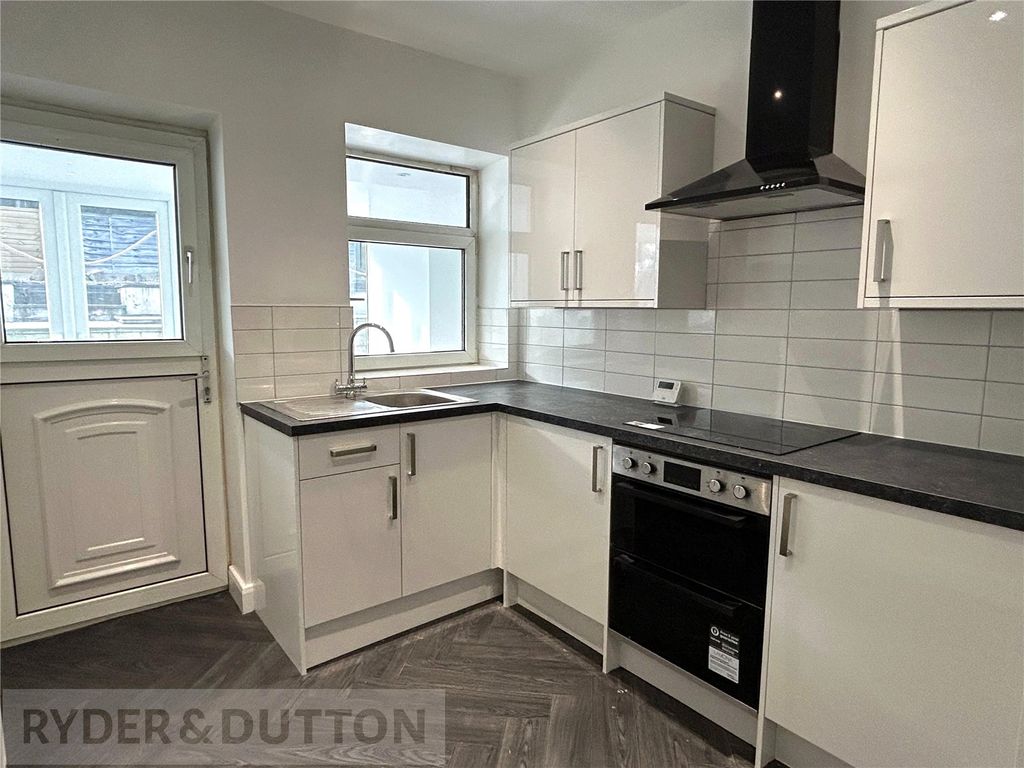 Property photo 2 of 17 Kitchen