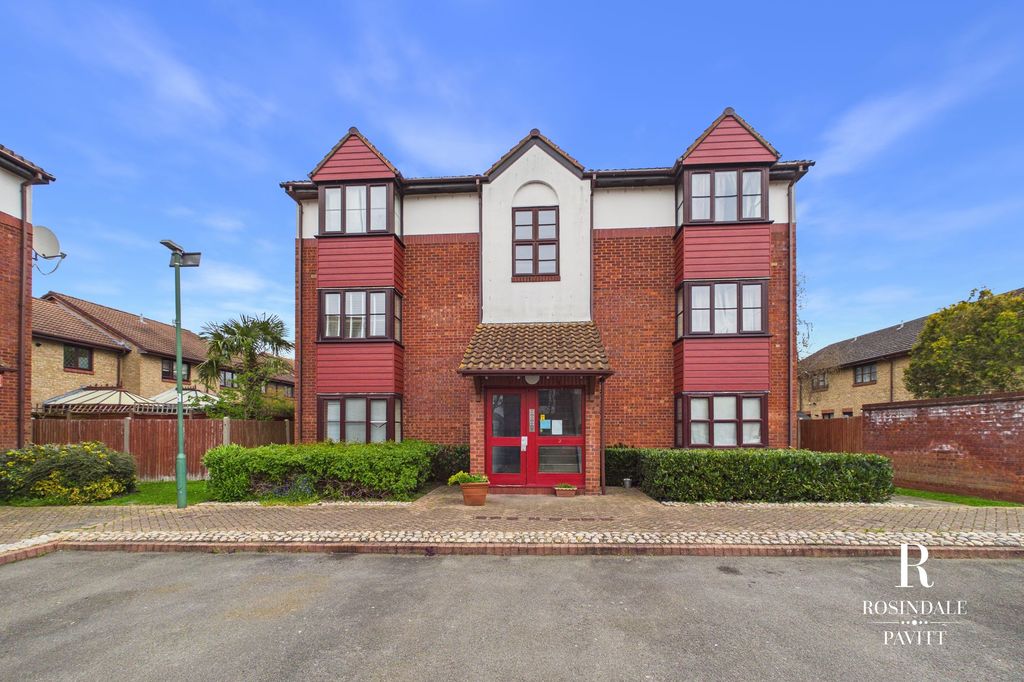 Property photo 1 of 12 The Front