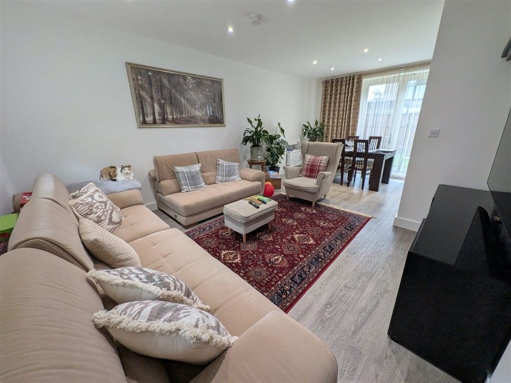 Property photo 2 of 4 Lounge