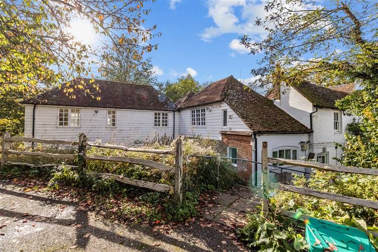 Property photo 1 of 8