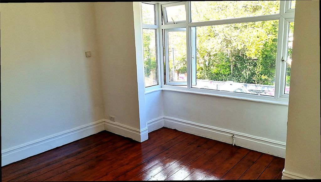 Property photo 3 of 7 Picture No. 05