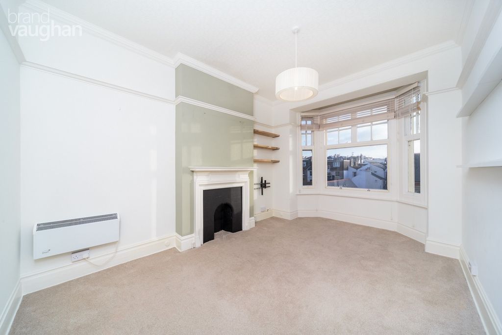 Property photo 3 of 10 Living Room