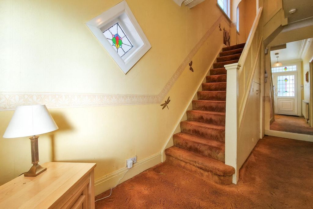 Property photo 3 of 19 Hallway