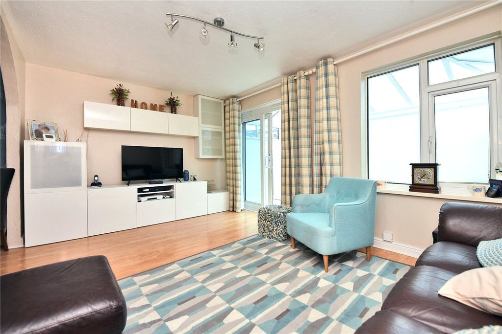 Property photo 2 of 17 Picture No. 03