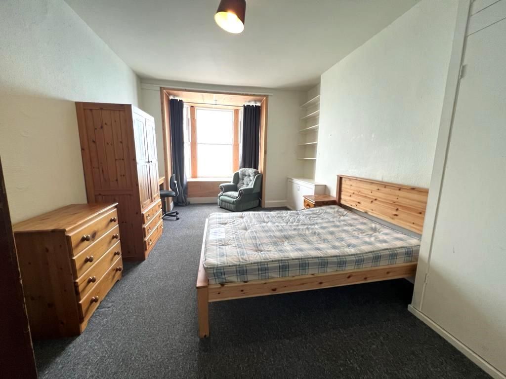 Property photo 3 of 7 Room 1.Jpg
