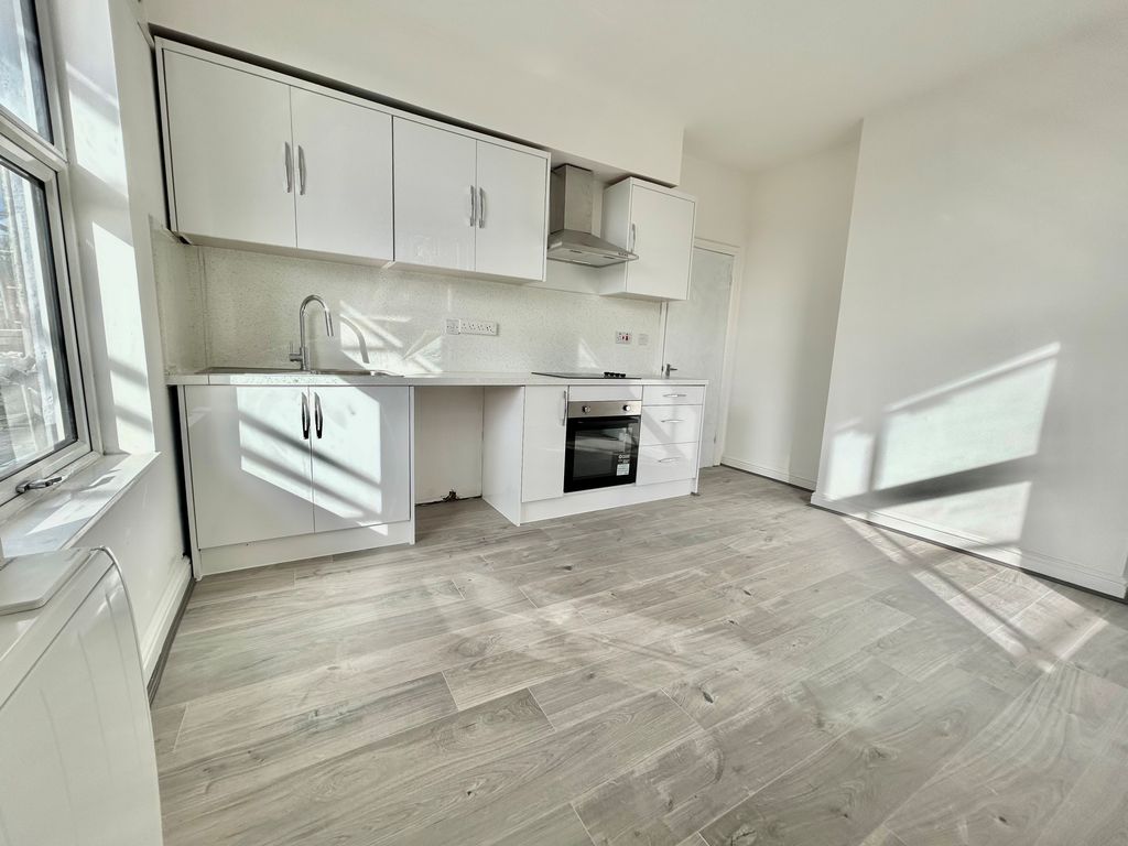 Property photo 2 of 7 Image