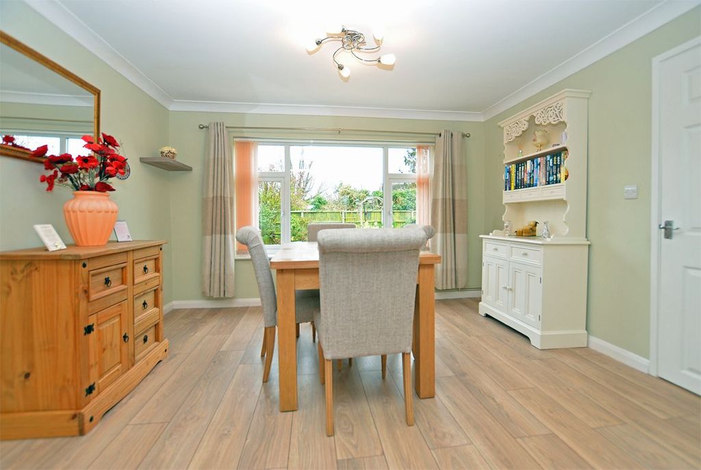 Property photo 3 of 10 3 - Dining-Area