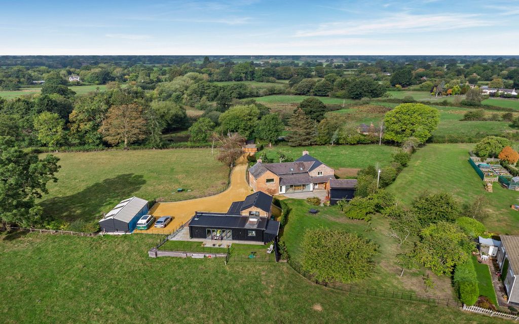 Property photo 1 of 66 Meadow Bank Farm