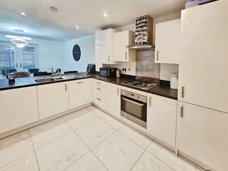 Property photo 2 of 10 Photo 8