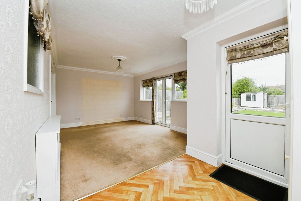 Property photo 3 of 19 Photo