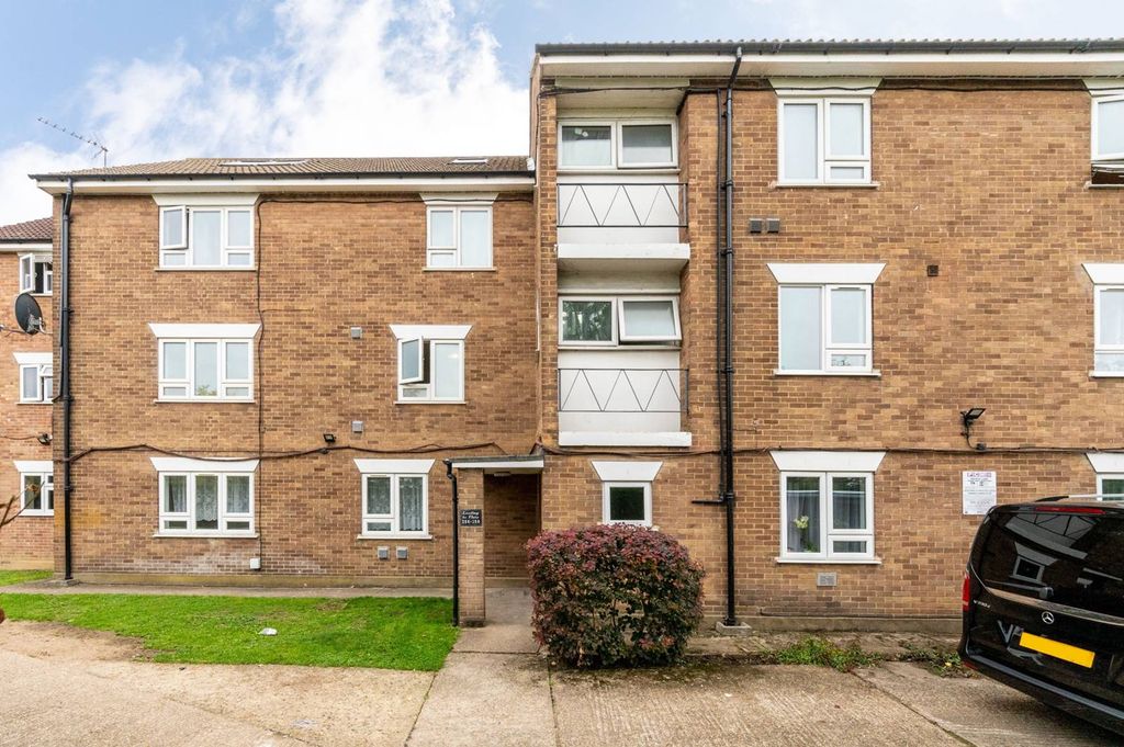 Property photo 2 of 8