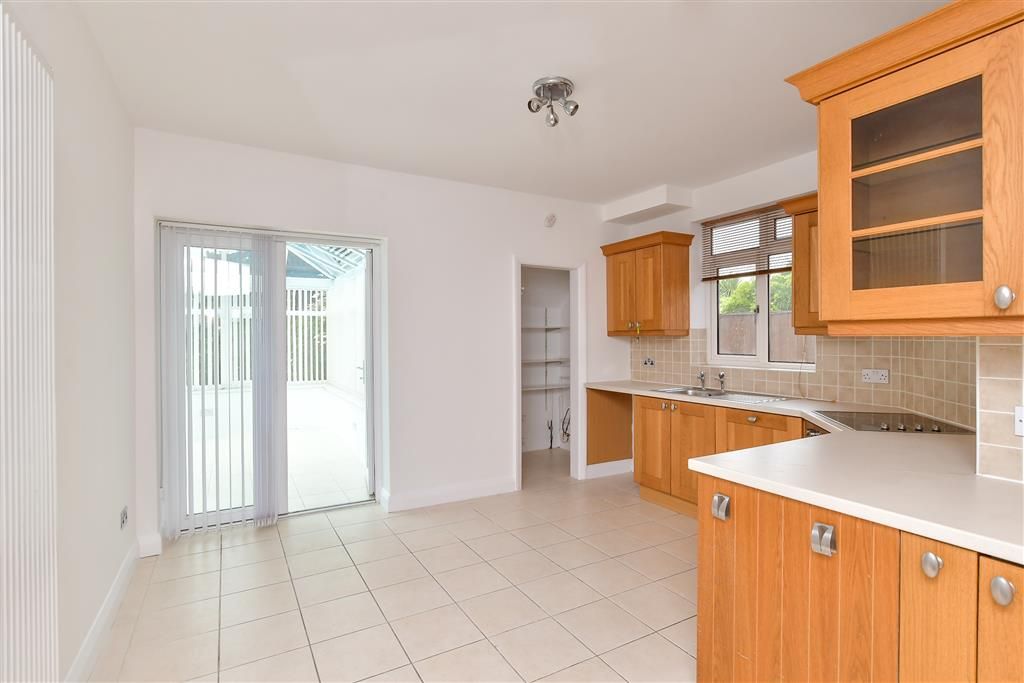 Property photo 3 of 16 Kitchen