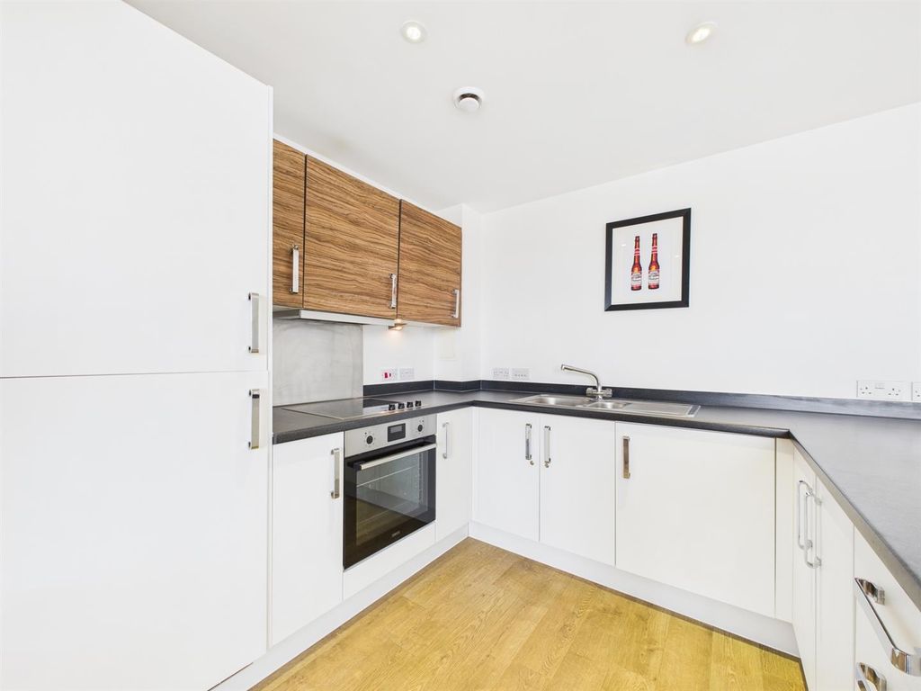 Property photo 2 of 9 Cam02664G0-Pr0113-Still003.Jpg