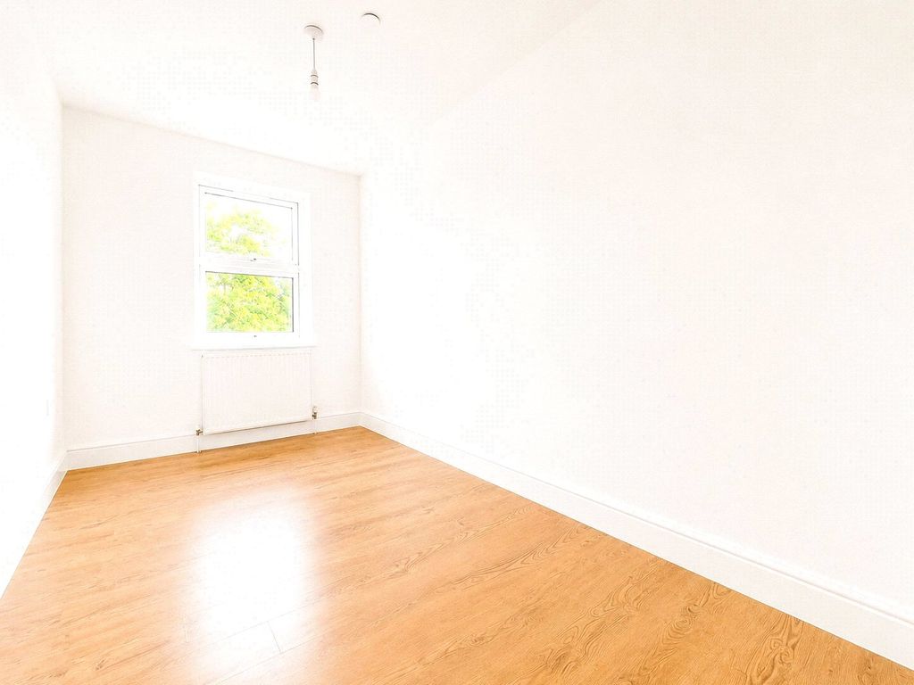 Property photo 3 of 6 Picture No. 04