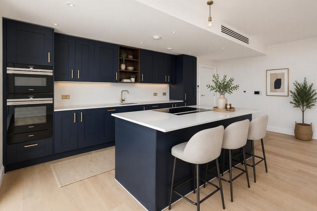 Property photo 3 of 19 Kitchen/Dining Area