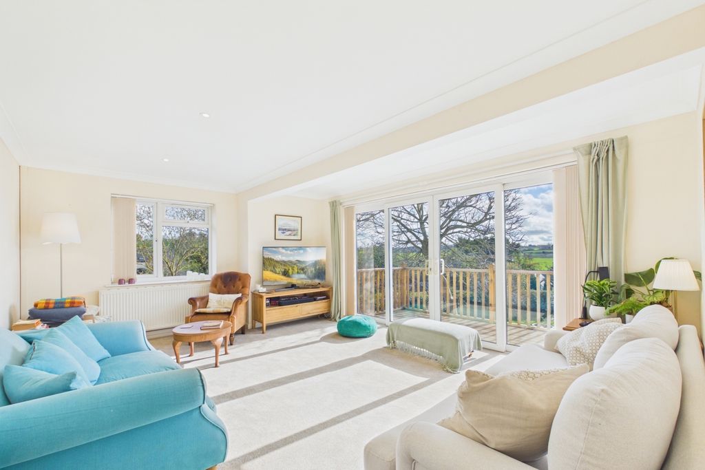 Property photo 2 of 27 Picture No. 41