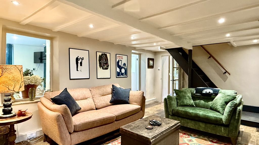 Property photo 3 of 28