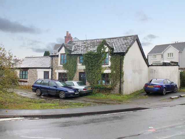 Property photo 1 of 8